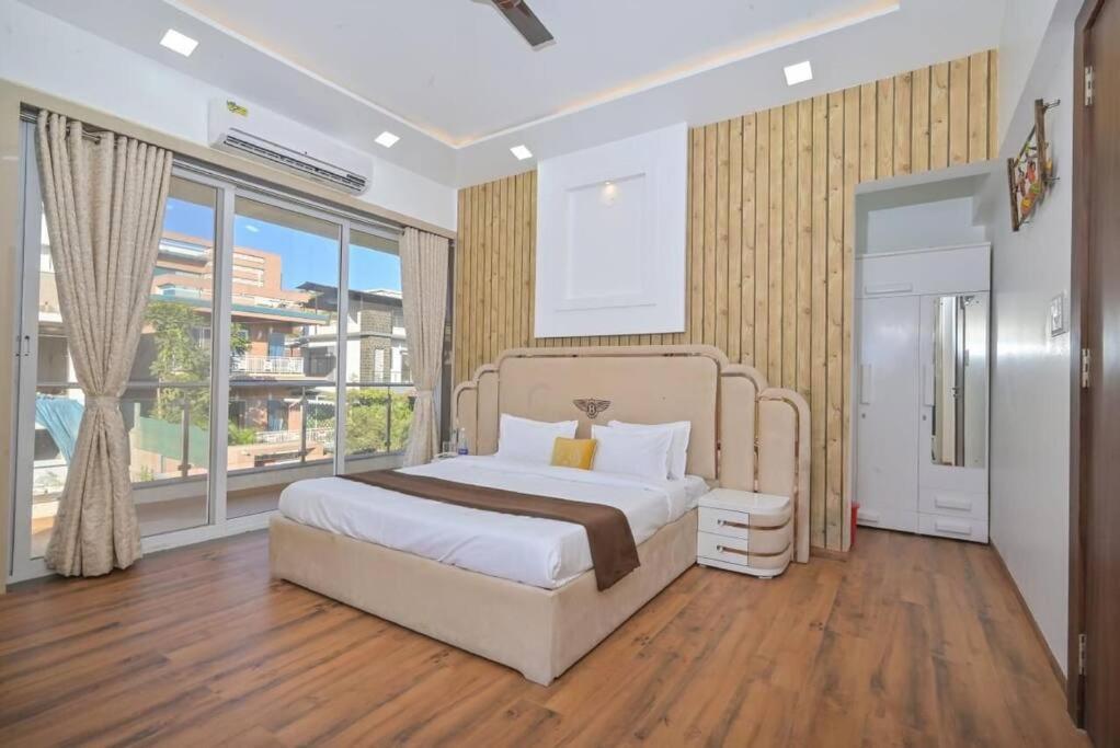 Royal Paradise Villa โลนาวาลา ภายนอก รูปภาพ