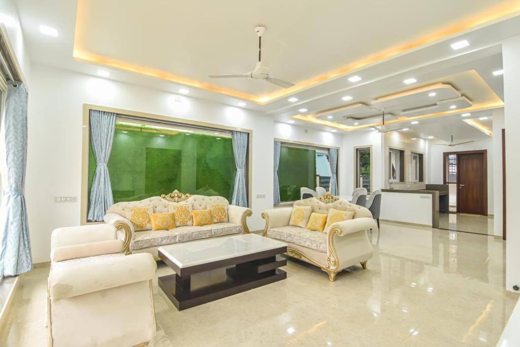Royal Paradise Villa โลนาวาลา ภายนอก รูปภาพ