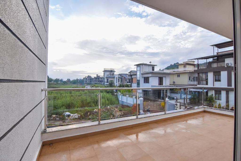 Royal Paradise Villa โลนาวาลา ภายนอก รูปภาพ