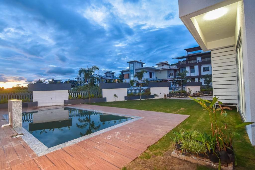 Royal Paradise Villa โลนาวาลา ภายนอก รูปภาพ