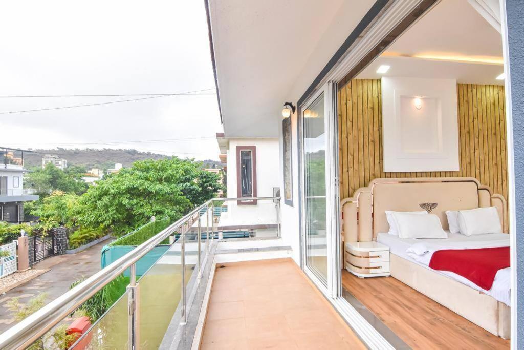 Royal Paradise Villa โลนาวาลา ภายนอก รูปภาพ